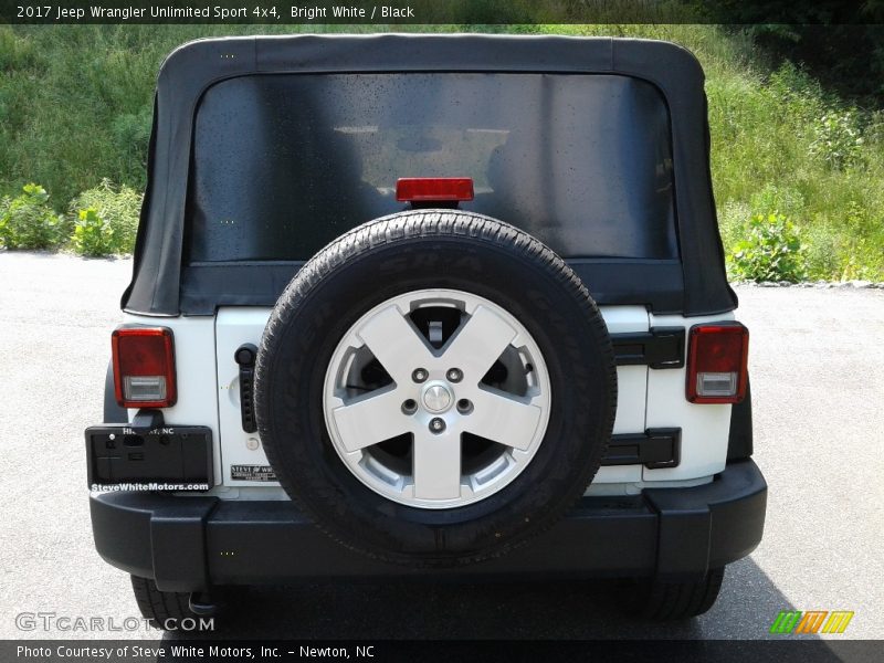 Bright White / Black 2017 Jeep Wrangler Unlimited Sport 4x4