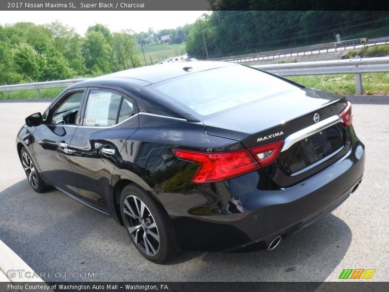 Super Black / Charcoal 2017 Nissan Maxima SL