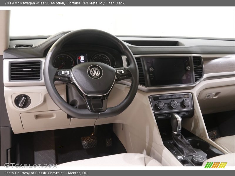 Fortana Red Metallic / Titan Black 2019 Volkswagen Atlas SE 4Motion