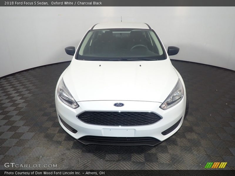 Oxford White / Charcoal Black 2018 Ford Focus S Sedan