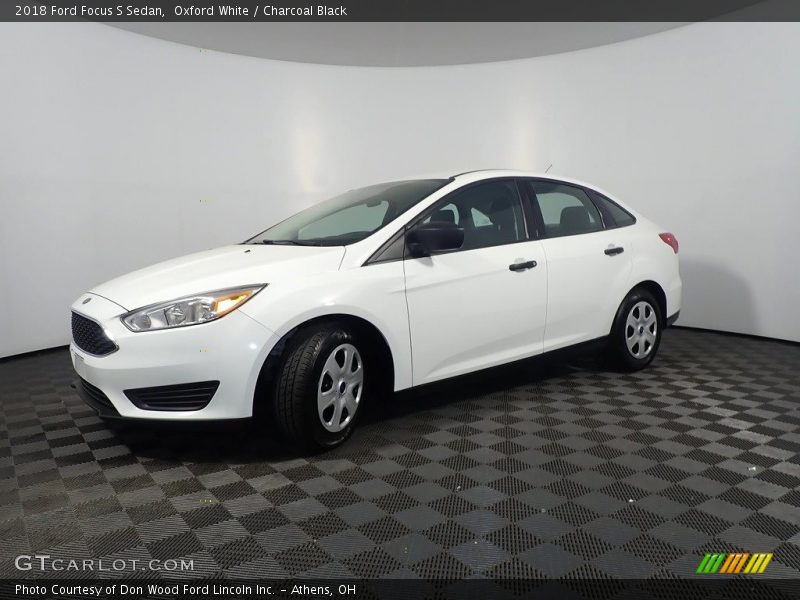 Oxford White / Charcoal Black 2018 Ford Focus S Sedan