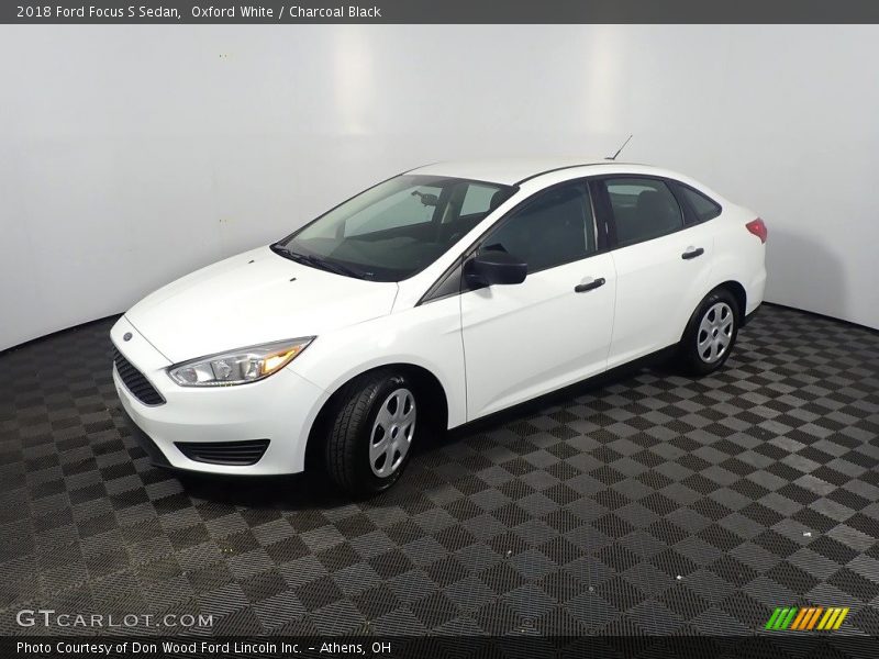 Oxford White / Charcoal Black 2018 Ford Focus S Sedan