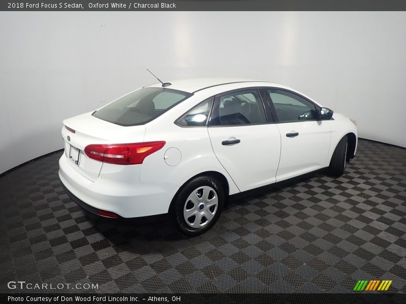 Oxford White / Charcoal Black 2018 Ford Focus S Sedan