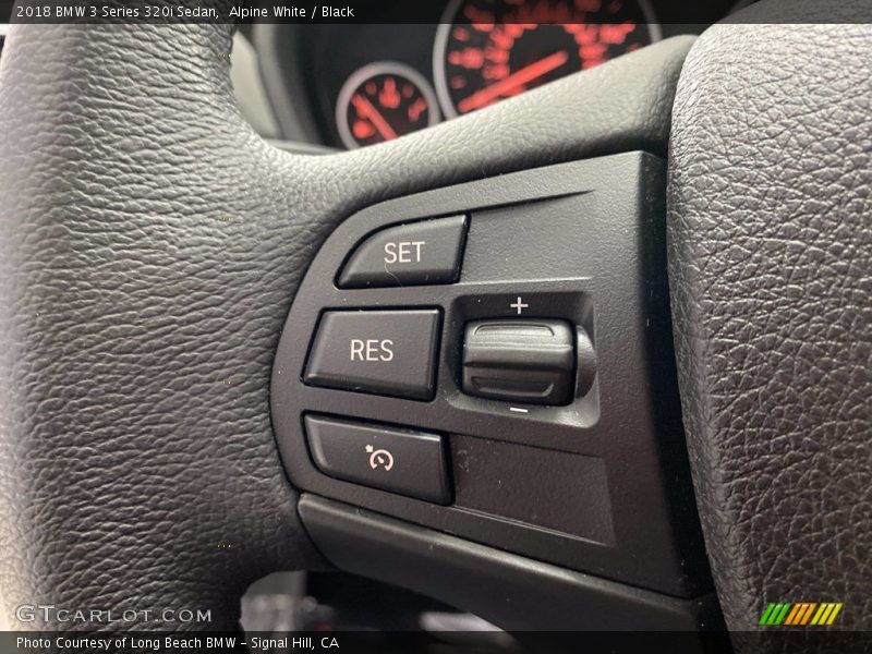 Alpine White / Black 2018 BMW 3 Series 320i Sedan