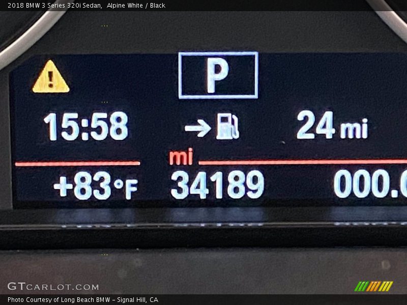 Alpine White / Black 2018 BMW 3 Series 320i Sedan