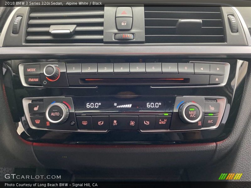 Alpine White / Black 2018 BMW 3 Series 320i Sedan