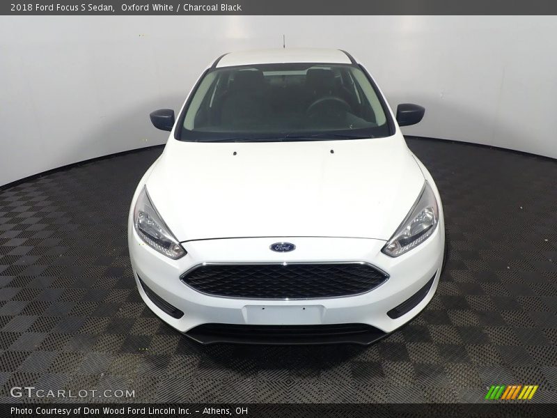 Oxford White / Charcoal Black 2018 Ford Focus S Sedan