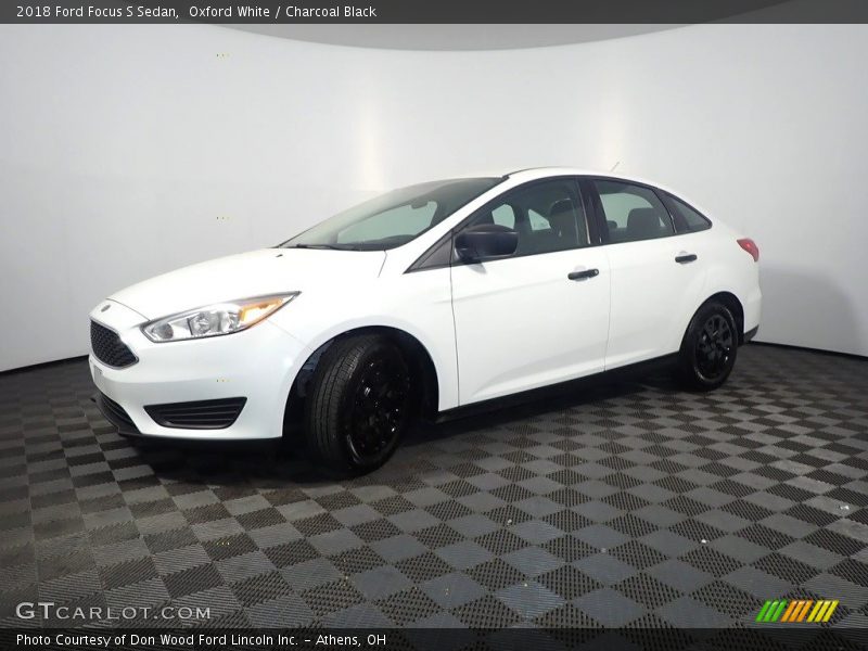 Oxford White / Charcoal Black 2018 Ford Focus S Sedan