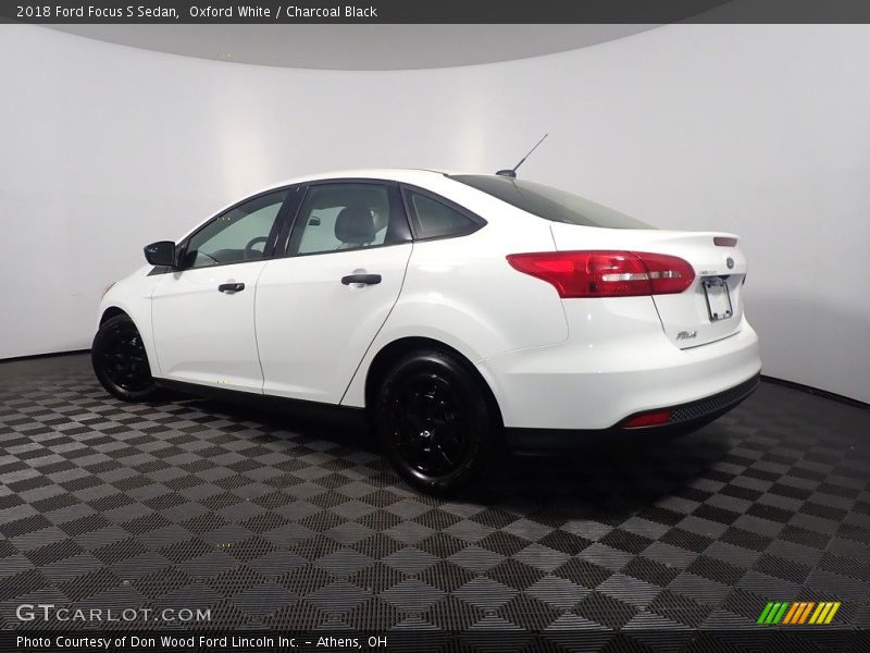Oxford White / Charcoal Black 2018 Ford Focus S Sedan