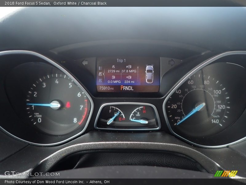 Oxford White / Charcoal Black 2018 Ford Focus S Sedan