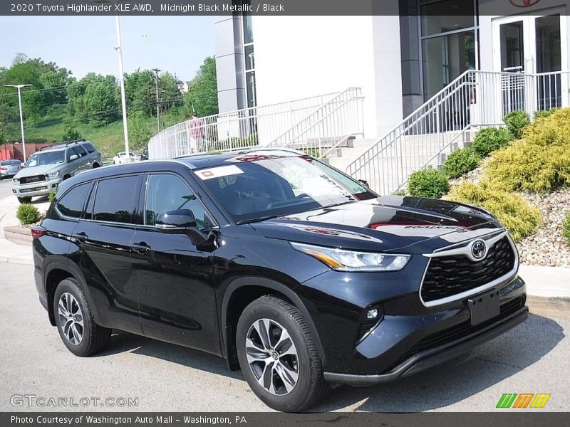 Midnight Black Metallic / Black 2020 Toyota Highlander XLE AWD