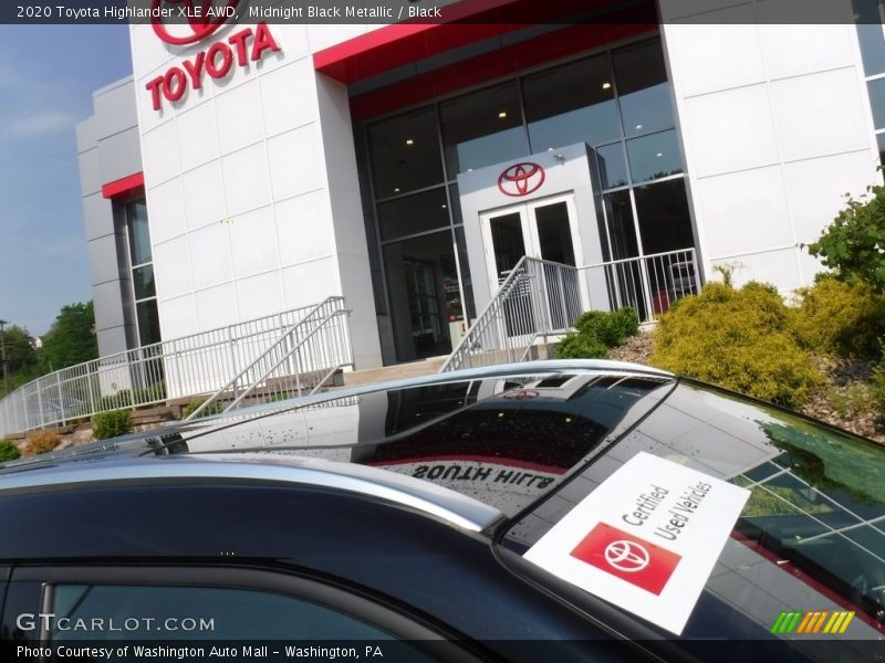 Midnight Black Metallic / Black 2020 Toyota Highlander XLE AWD