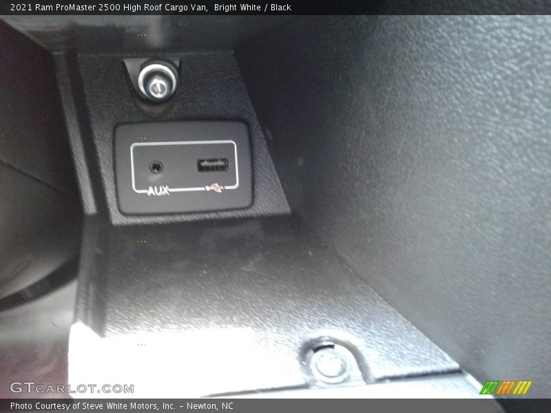 Bright White / Black 2021 Ram ProMaster 2500 High Roof Cargo Van