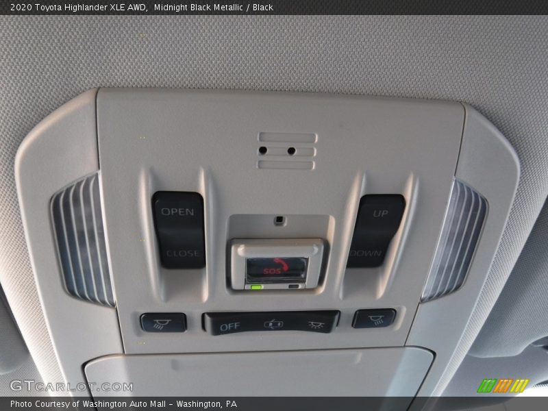 Midnight Black Metallic / Black 2020 Toyota Highlander XLE AWD