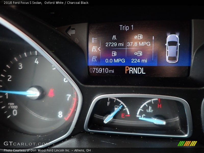Oxford White / Charcoal Black 2018 Ford Focus S Sedan