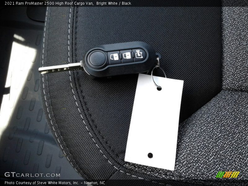 Bright White / Black 2021 Ram ProMaster 2500 High Roof Cargo Van