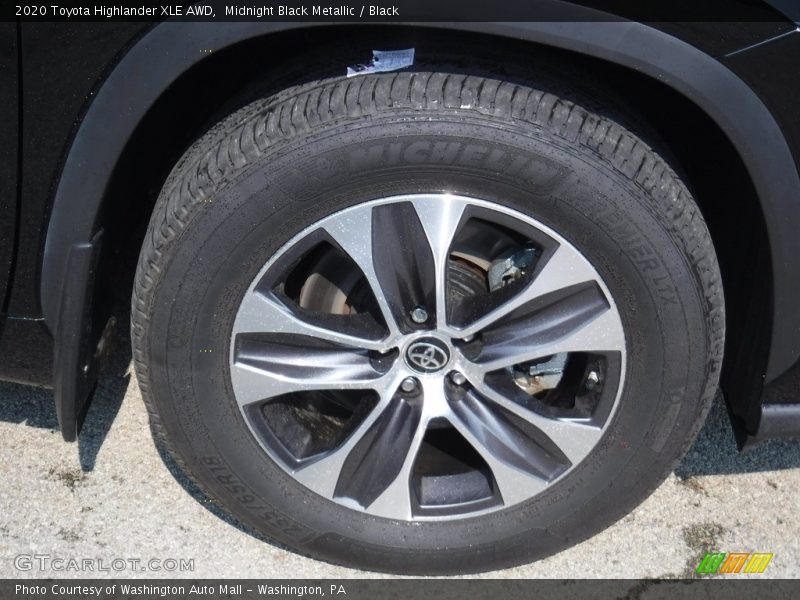 Midnight Black Metallic / Black 2020 Toyota Highlander XLE AWD