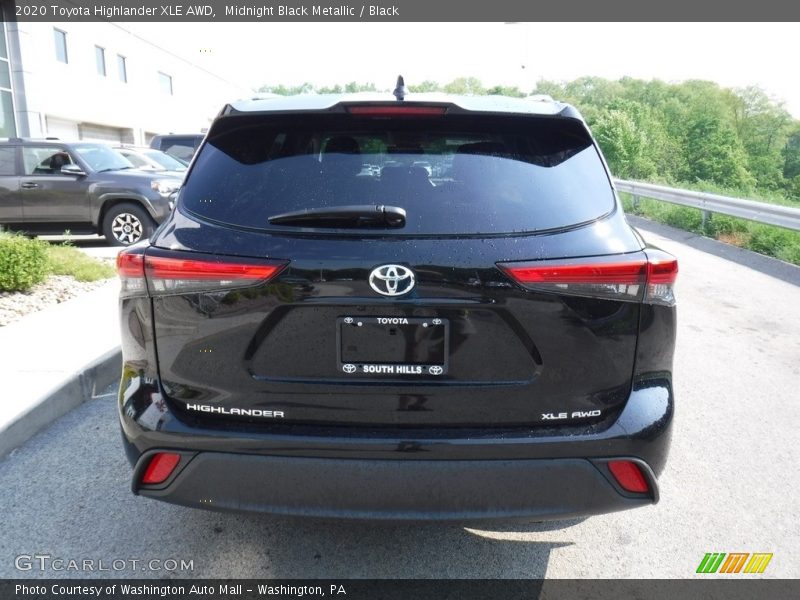 Midnight Black Metallic / Black 2020 Toyota Highlander XLE AWD