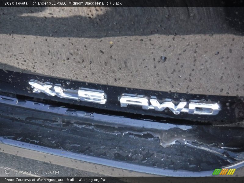 Midnight Black Metallic / Black 2020 Toyota Highlander XLE AWD