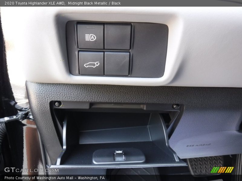 Midnight Black Metallic / Black 2020 Toyota Highlander XLE AWD