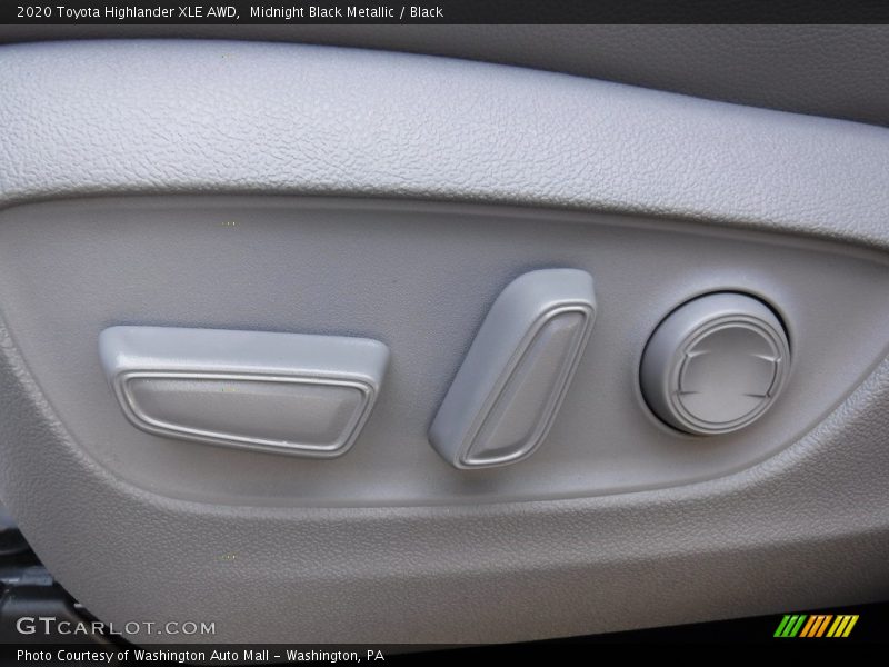 Midnight Black Metallic / Black 2020 Toyota Highlander XLE AWD