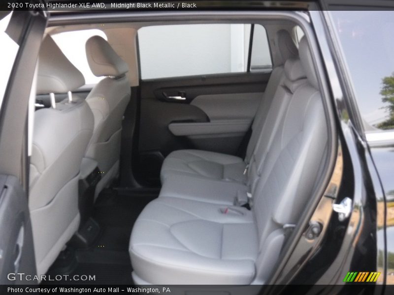 Midnight Black Metallic / Black 2020 Toyota Highlander XLE AWD