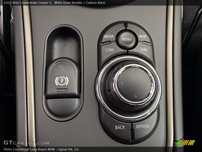 White Silver Metallic / Carbon Black 2022 Mini Countryman Cooper S