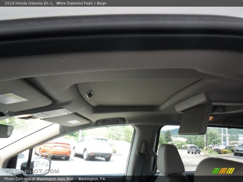 White Diamond Pearl / Beige 2019 Honda Odyssey EX-L