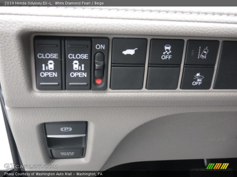 White Diamond Pearl / Beige 2019 Honda Odyssey EX-L
