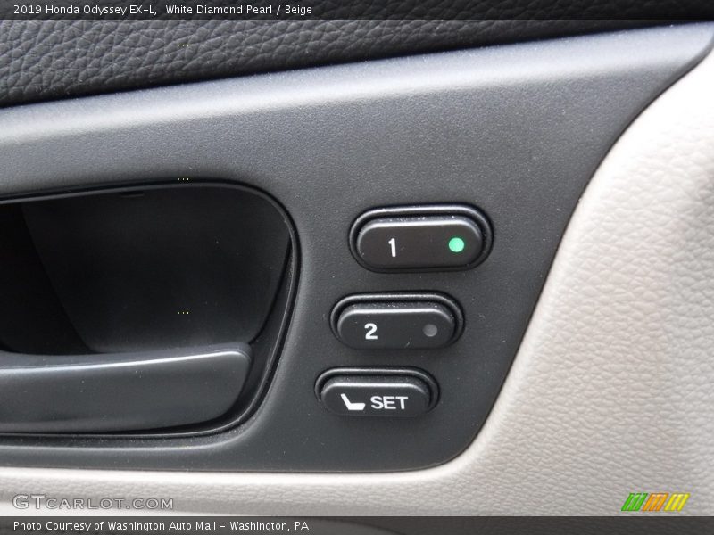 White Diamond Pearl / Beige 2019 Honda Odyssey EX-L