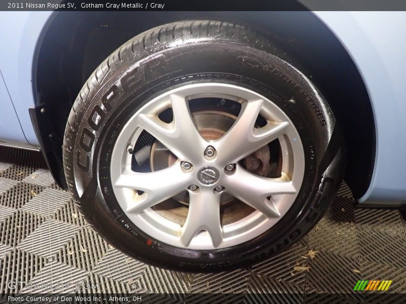 Gotham Gray Metallic / Gray 2011 Nissan Rogue SV