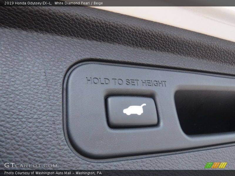 White Diamond Pearl / Beige 2019 Honda Odyssey EX-L