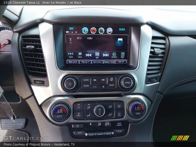 Silver Ice Metallic / Jet Black 2019 Chevrolet Tahoe LS