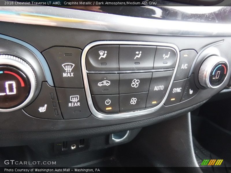 Graphite Metallic / Dark Atmosphere/Medium Ash Gray 2018 Chevrolet Traverse LT AWD