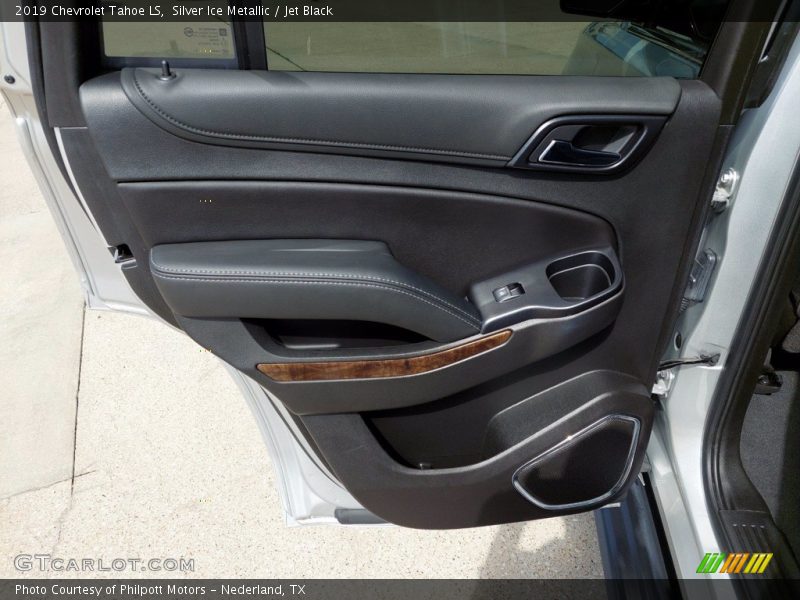 Silver Ice Metallic / Jet Black 2019 Chevrolet Tahoe LS