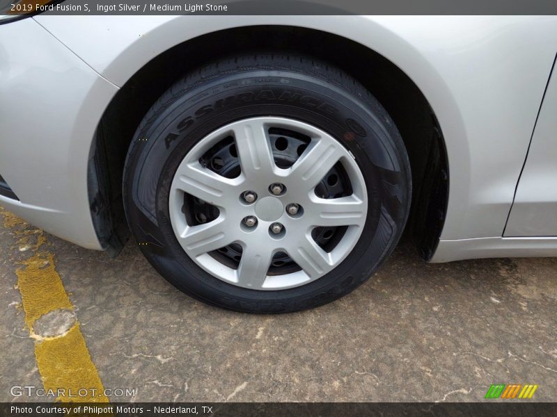 Ingot Silver / Medium Light Stone 2019 Ford Fusion S
