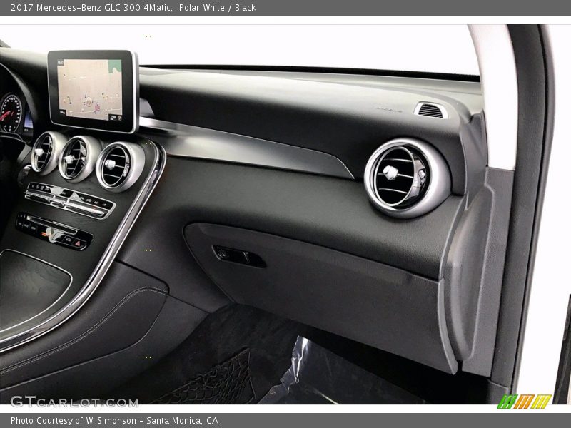 Polar White / Black 2017 Mercedes-Benz GLC 300 4Matic