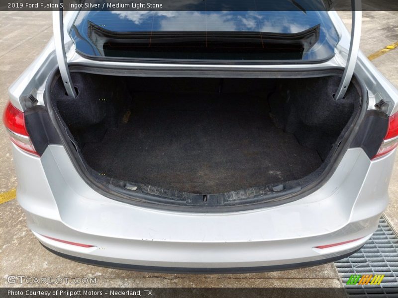 Ingot Silver / Medium Light Stone 2019 Ford Fusion S
