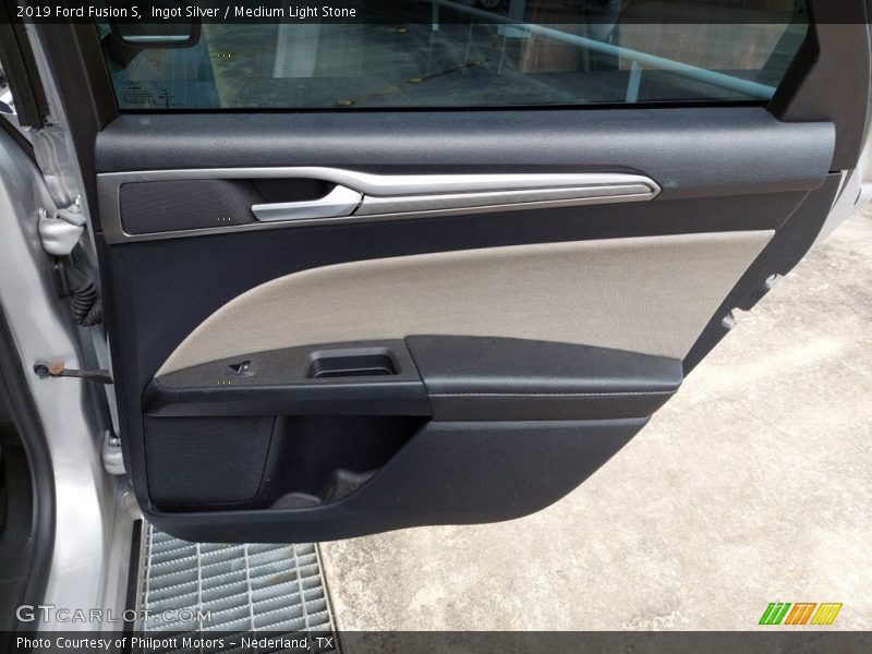 Ingot Silver / Medium Light Stone 2019 Ford Fusion S