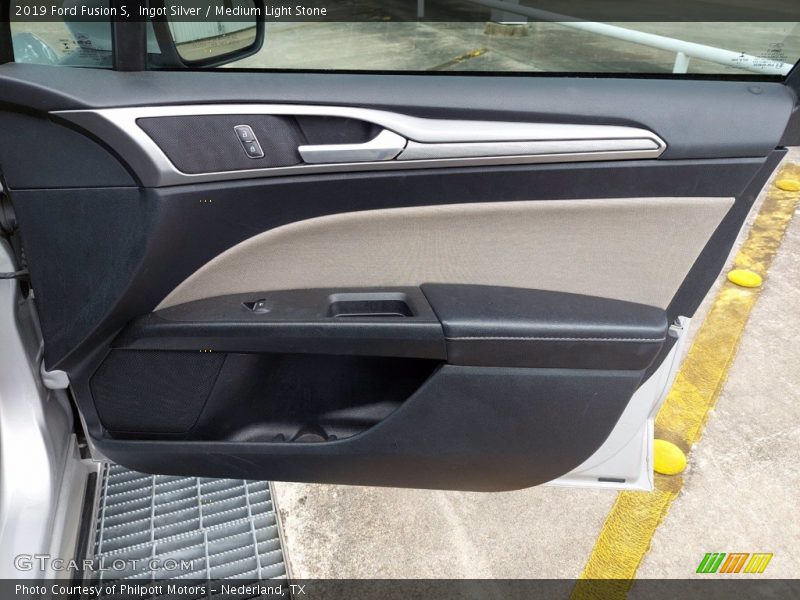 Ingot Silver / Medium Light Stone 2019 Ford Fusion S