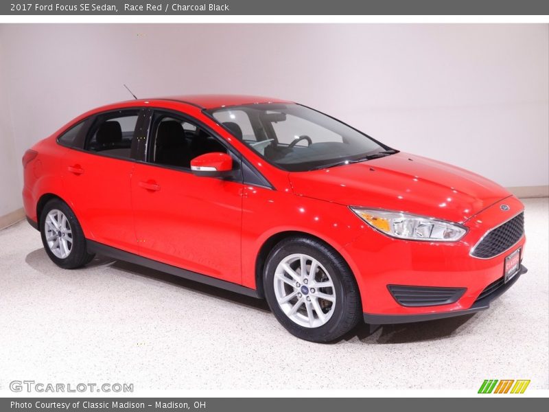 Race Red / Charcoal Black 2017 Ford Focus SE Sedan