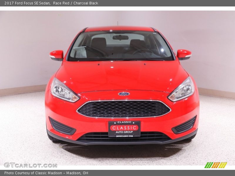 Race Red / Charcoal Black 2017 Ford Focus SE Sedan