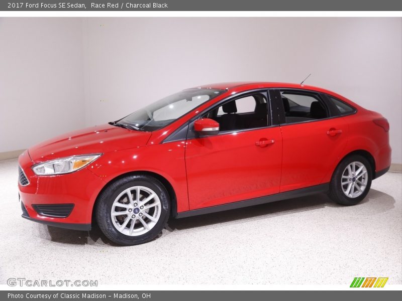 Race Red / Charcoal Black 2017 Ford Focus SE Sedan