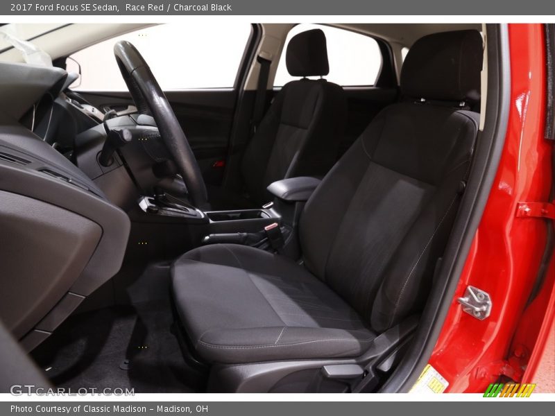 Race Red / Charcoal Black 2017 Ford Focus SE Sedan