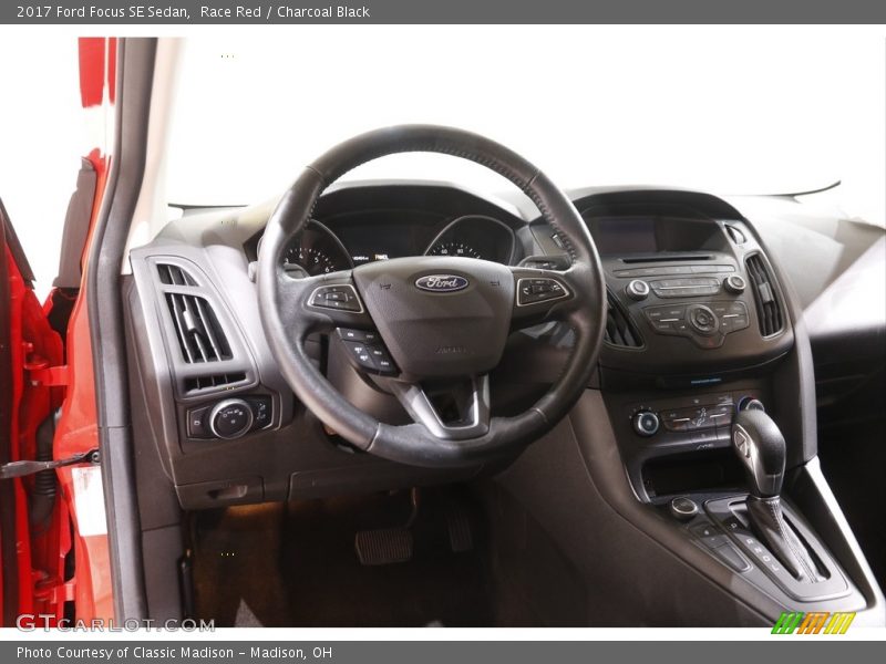 Race Red / Charcoal Black 2017 Ford Focus SE Sedan