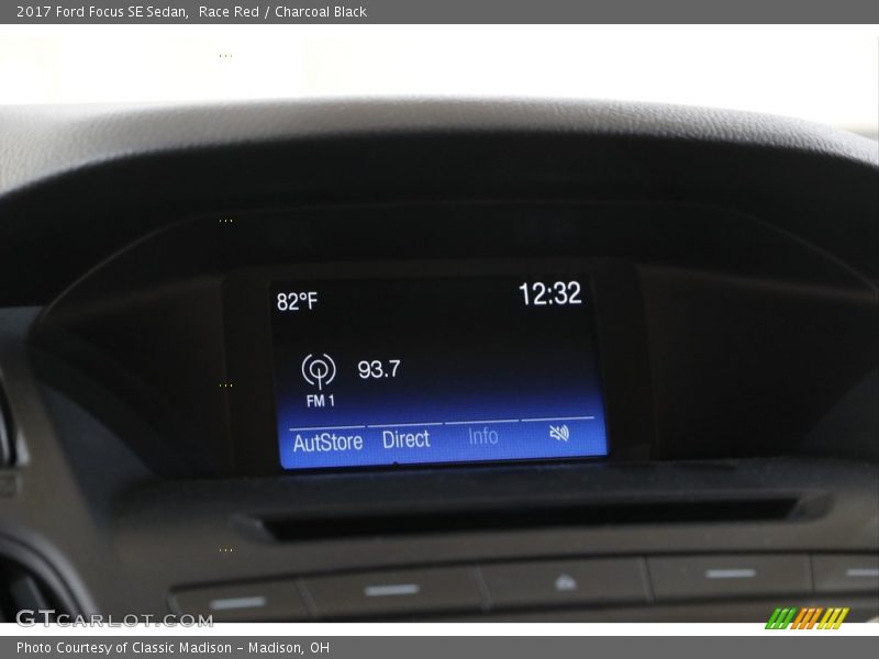 Race Red / Charcoal Black 2017 Ford Focus SE Sedan
