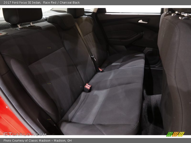 Race Red / Charcoal Black 2017 Ford Focus SE Sedan
