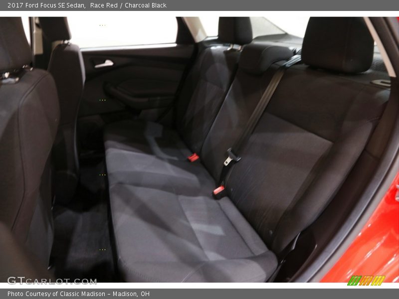 Race Red / Charcoal Black 2017 Ford Focus SE Sedan
