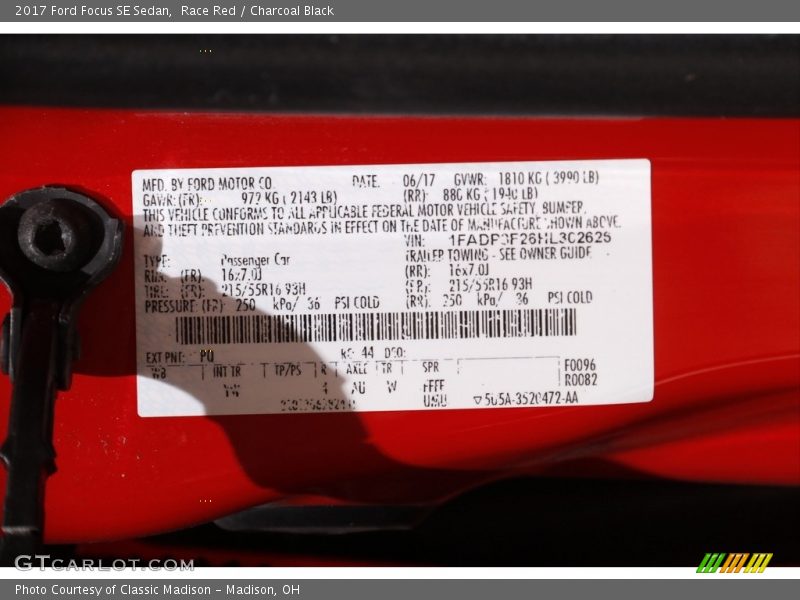 Race Red / Charcoal Black 2017 Ford Focus SE Sedan