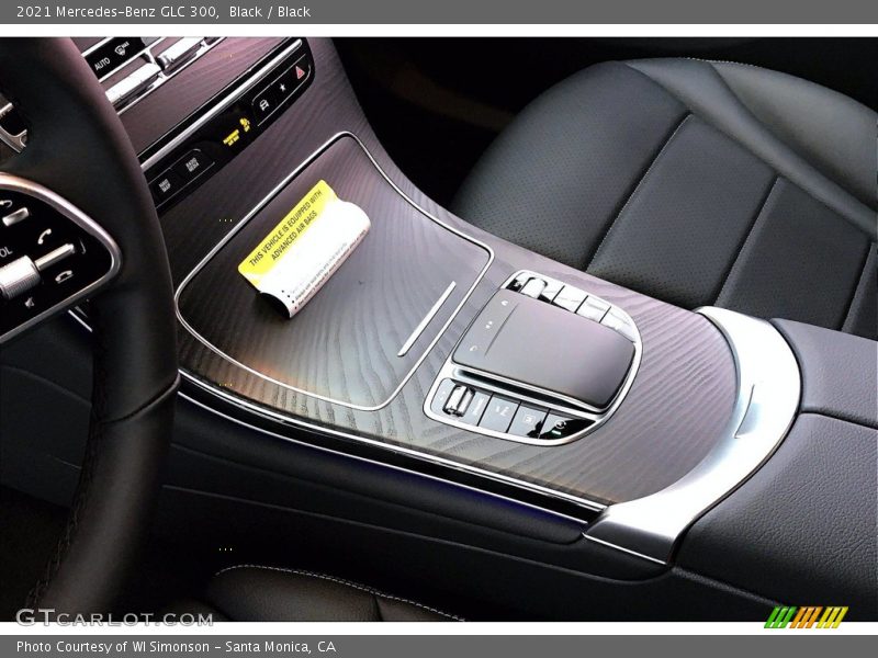 Black / Black 2021 Mercedes-Benz GLC 300